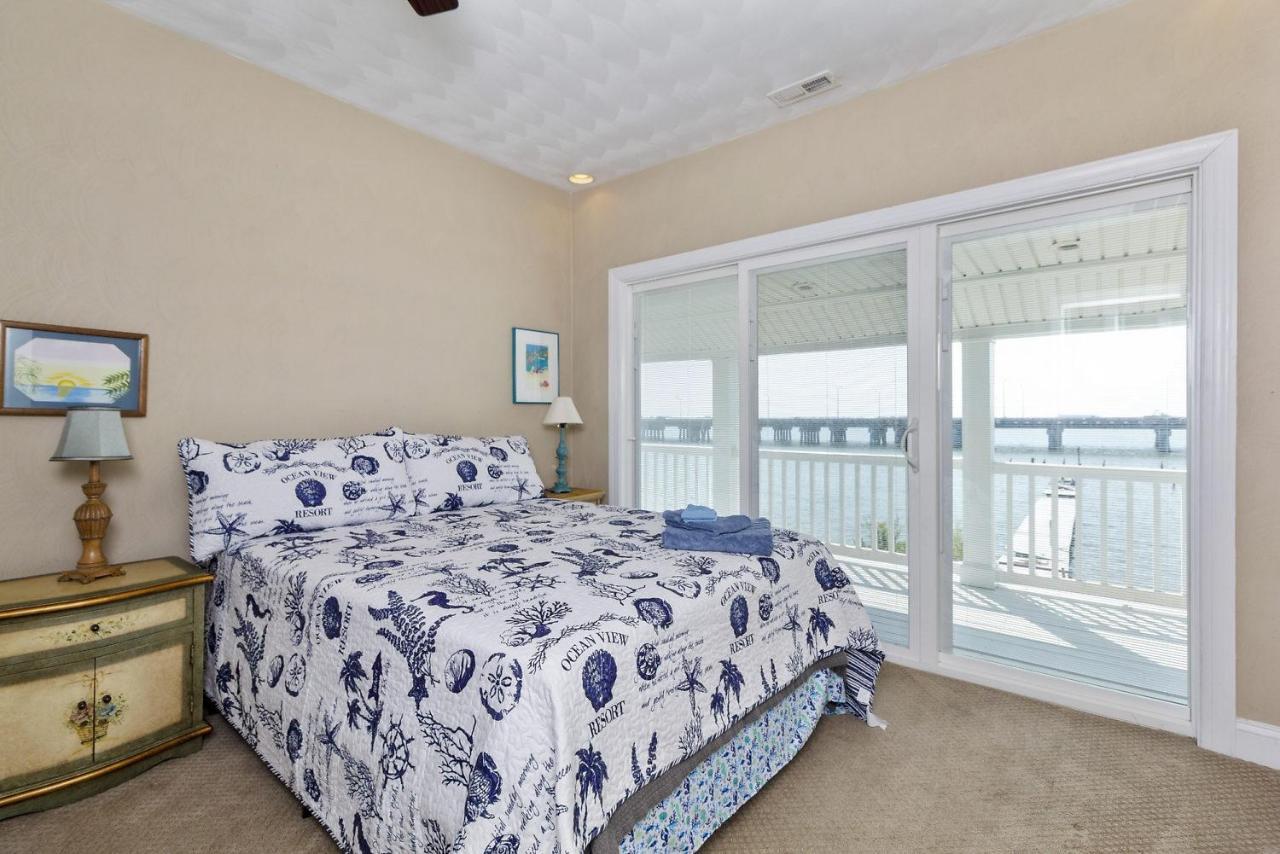 Water Front Delight On The Bay Home Norfolk Exterior photo